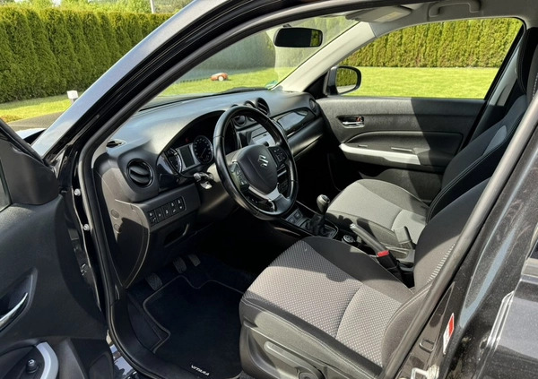Suzuki Vitara cena 68900 przebieg: 162000, rok produkcji 2015 z Radom małe 137